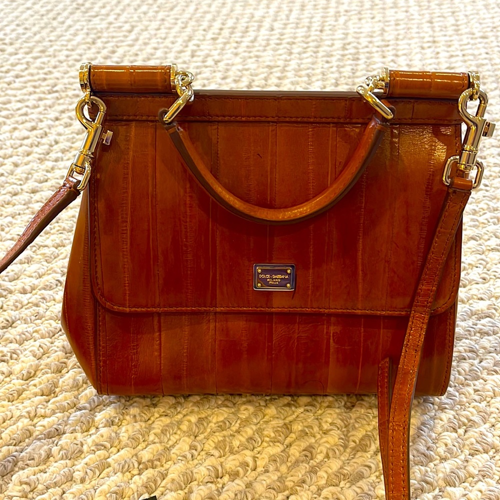 Dolce &  Gabbana hand bag, crossbody bag.